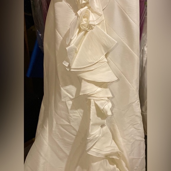 Jasmine Bridal Ivory mermaid taffeta wedding gown - Picture 6 of 10